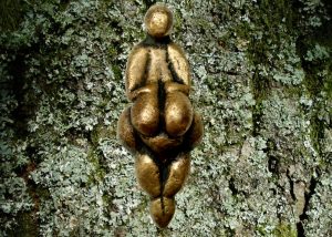 Bronze reproduction of the Venus of L'Espuge